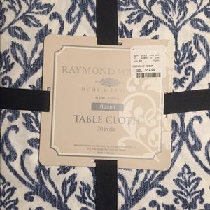 Round Tablecloth (Never Used)